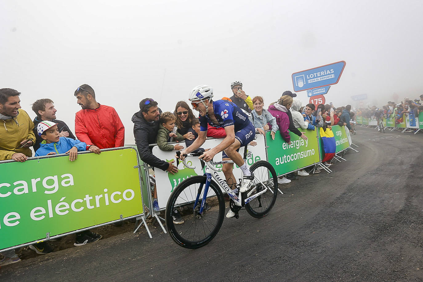 Asturias, escenario ciclista: las imágenes de la Vuelta en la llegada al Cuitu Negru