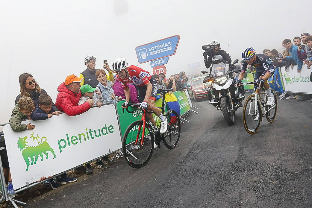 Asturias, escenario ciclista: las imágenes de la Vuelta en la llegada al Cuitu Negru