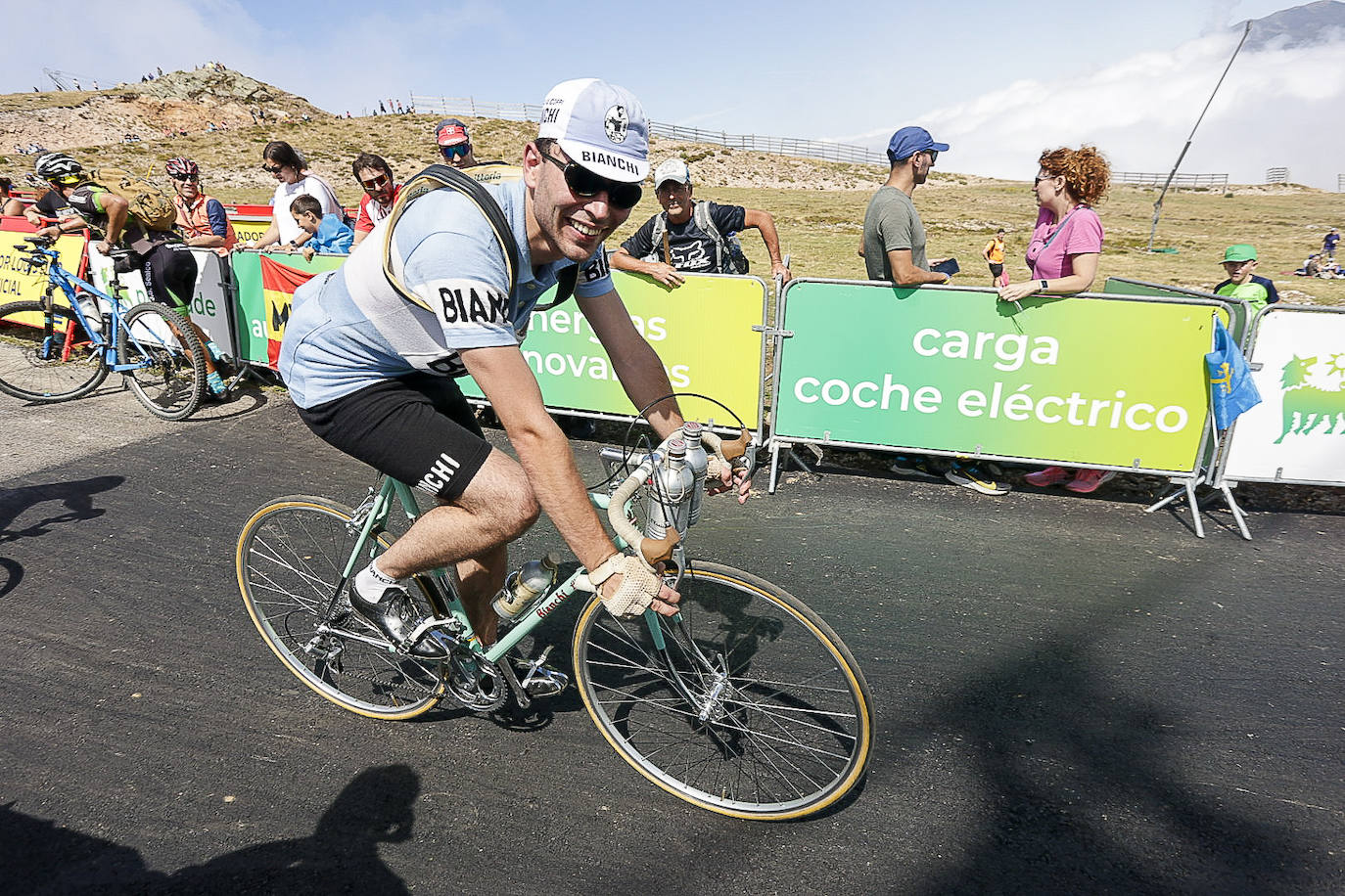 Asturias, escenario ciclista: las imágenes de la Vuelta en la llegada al Cuitu Negru