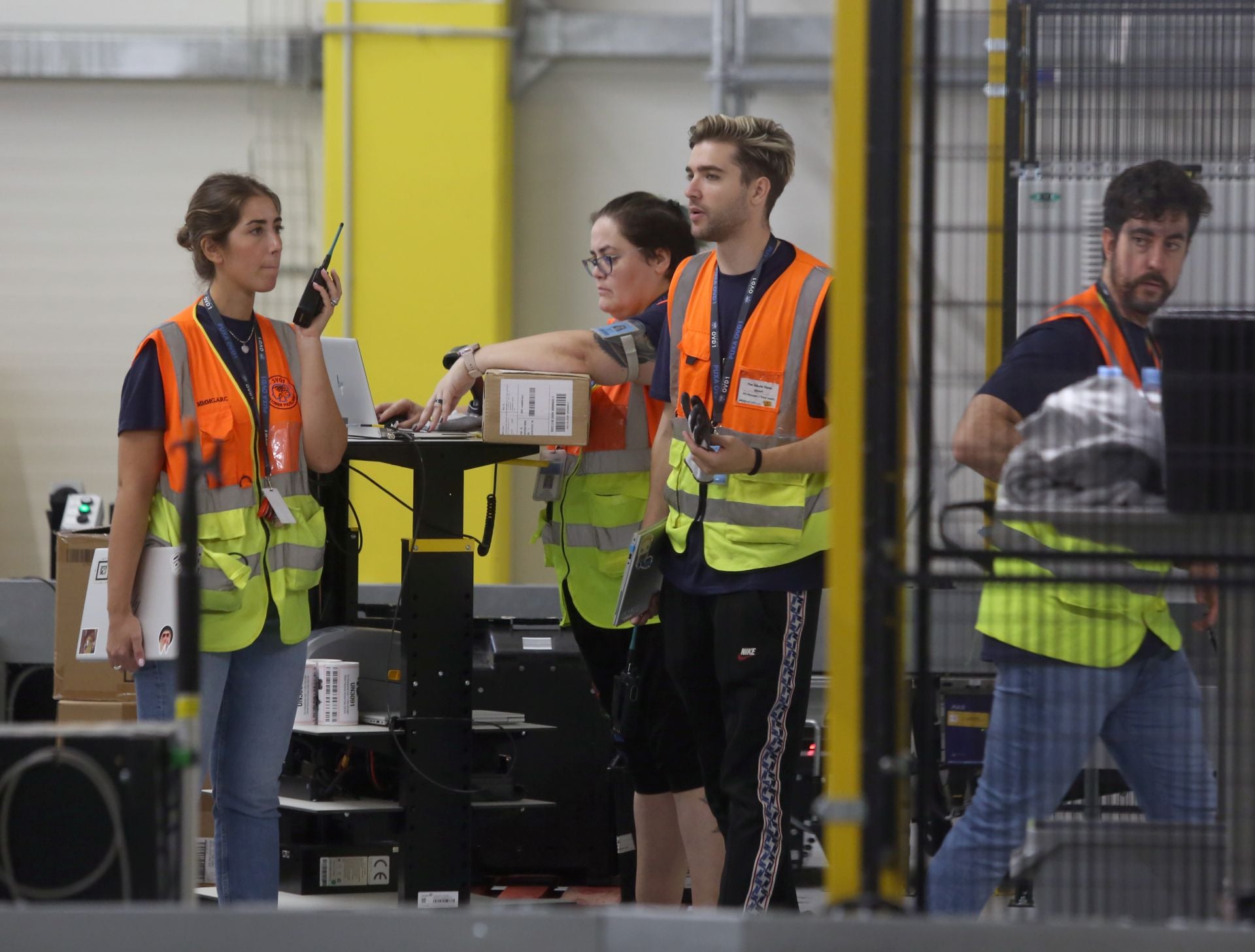 El nuevo centro de Amazon en Asturias, desde dentro