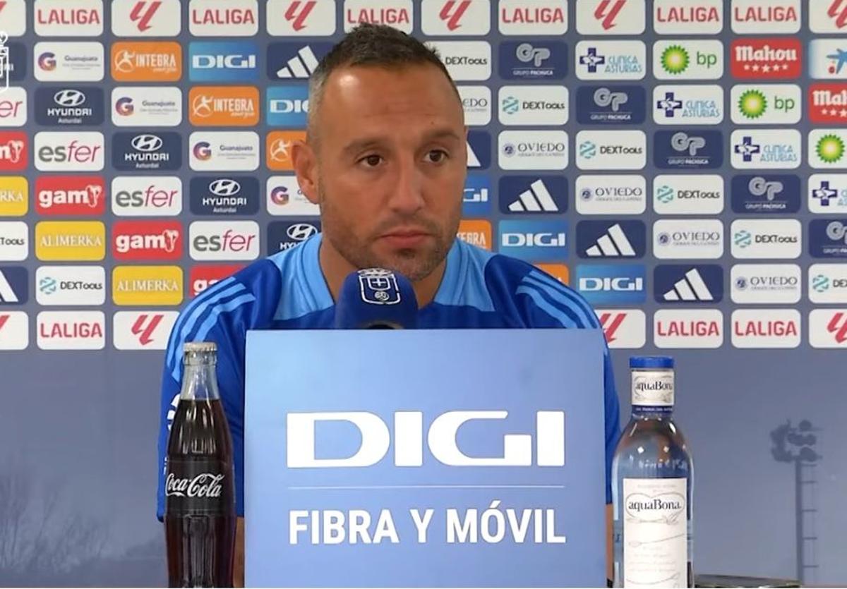 Santi Cazorla durante la rueda de prensa.