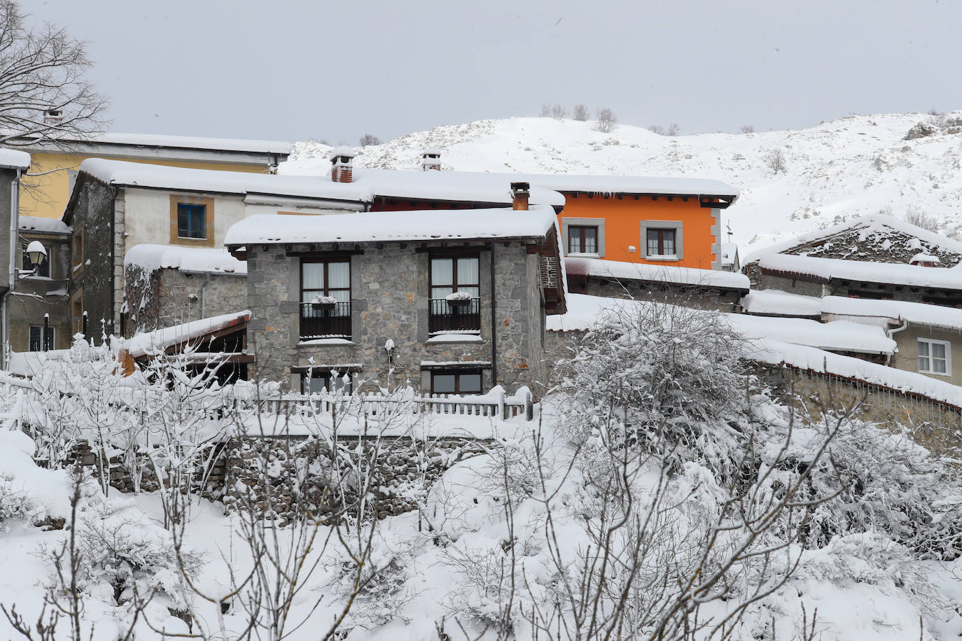 En el corazón de los Picos de Europa: Sotres, un pueblo de altura y de postal