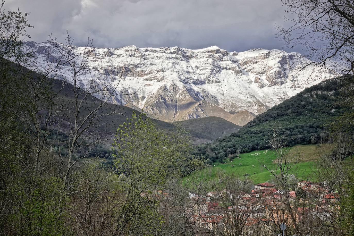 En el corazón de los Picos de Europa: Sotres, un pueblo de altura y de postal