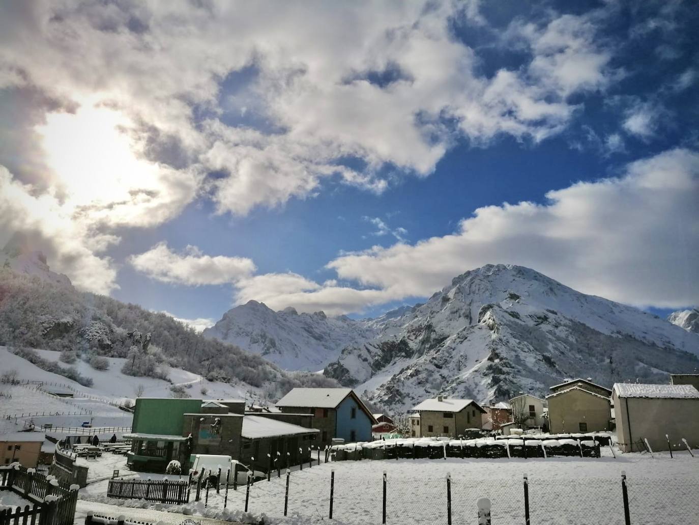 En el corazón de los Picos de Europa: Sotres, un pueblo de altura y de postal