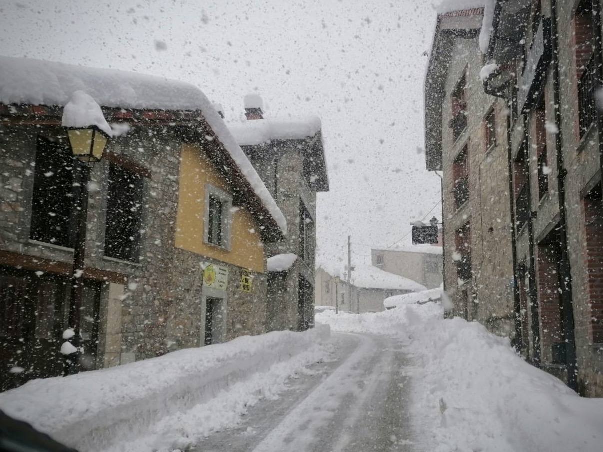 En el corazón de los Picos de Europa: Sotres, un pueblo de altura y de postal