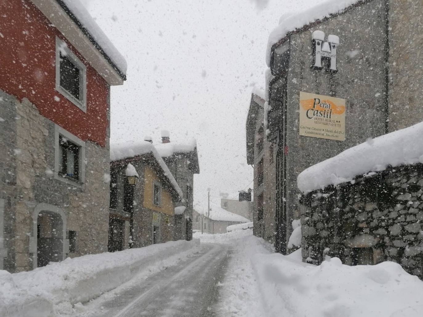 En el corazón de los Picos de Europa: Sotres, un pueblo de altura y de postal