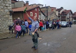 Los vecinos de Sotres celebran el Premio al Pueblo Ejemplar 2024.