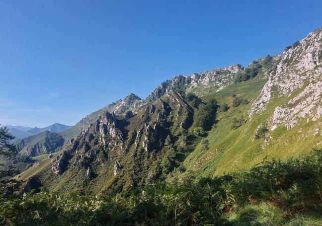 Majada Arganosa, uno de los lugares llenos de encanto por los que pasa esta ruta al Fueyu