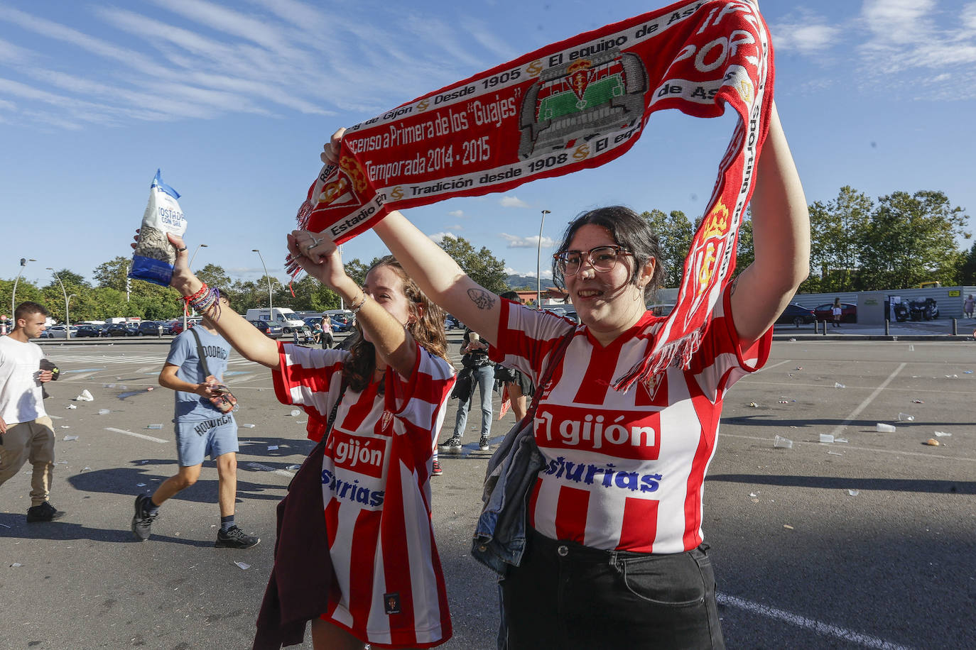 Gijón enloquece con el Sporting en el derbi asturiano