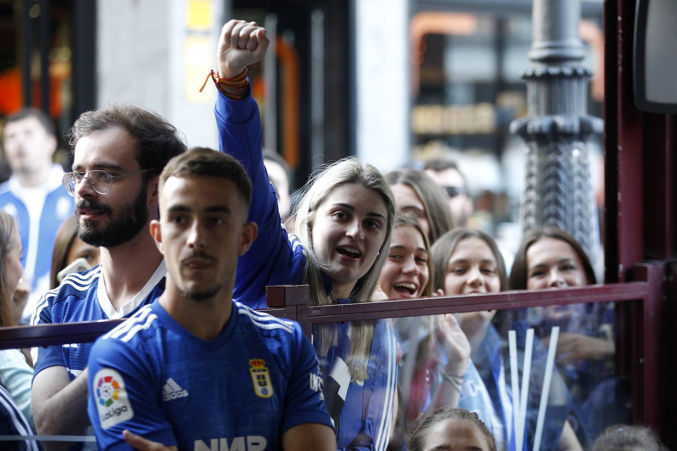 Así vivió la afición del Oviedo el derbi