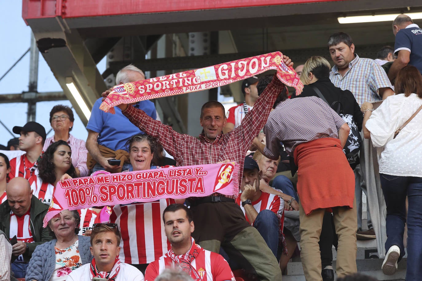 ¿Estuviste en el Sporting - Real Oviedo? ¡Búscate!