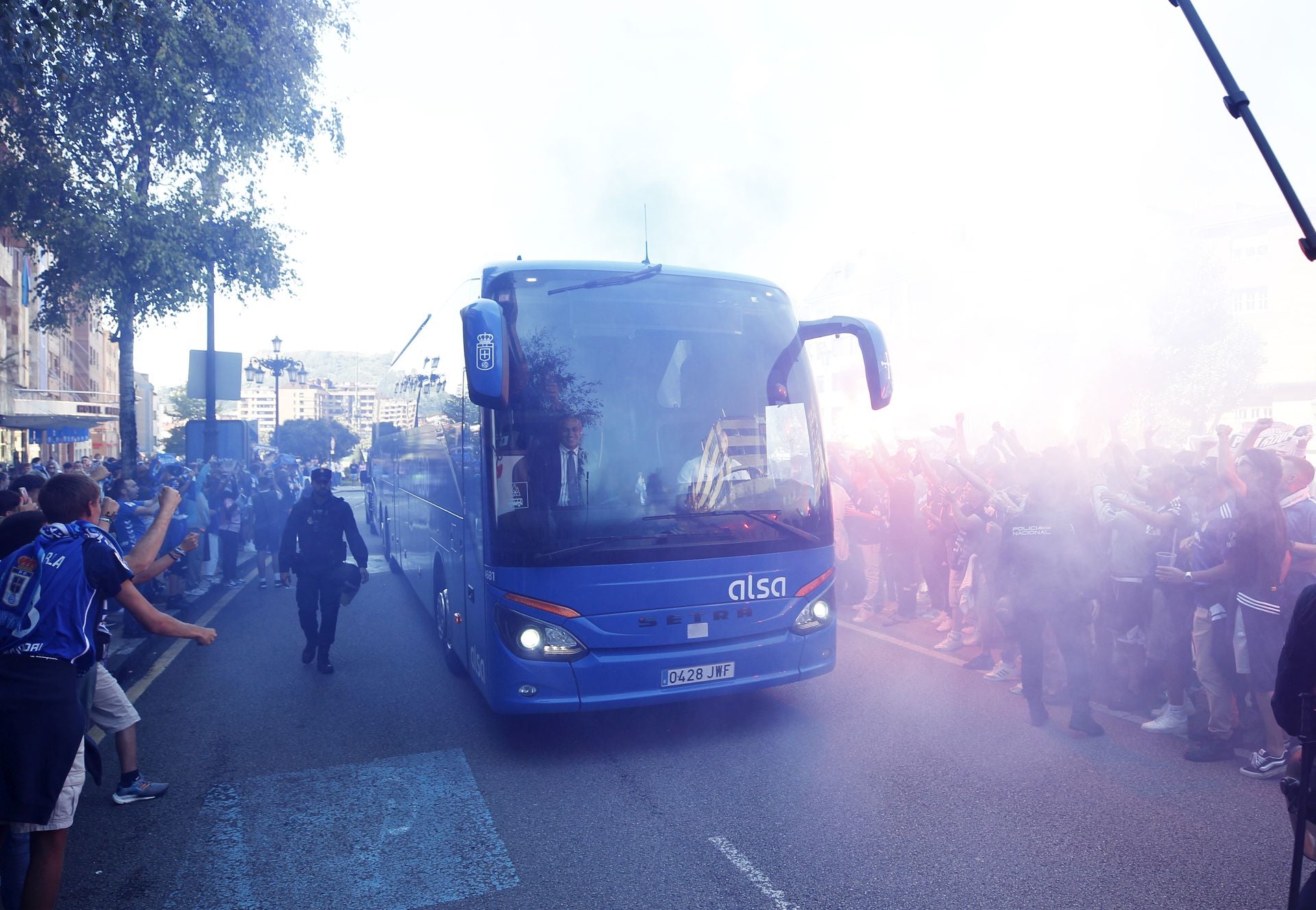 Impresionante despedida del oviedismo a sus jugadores