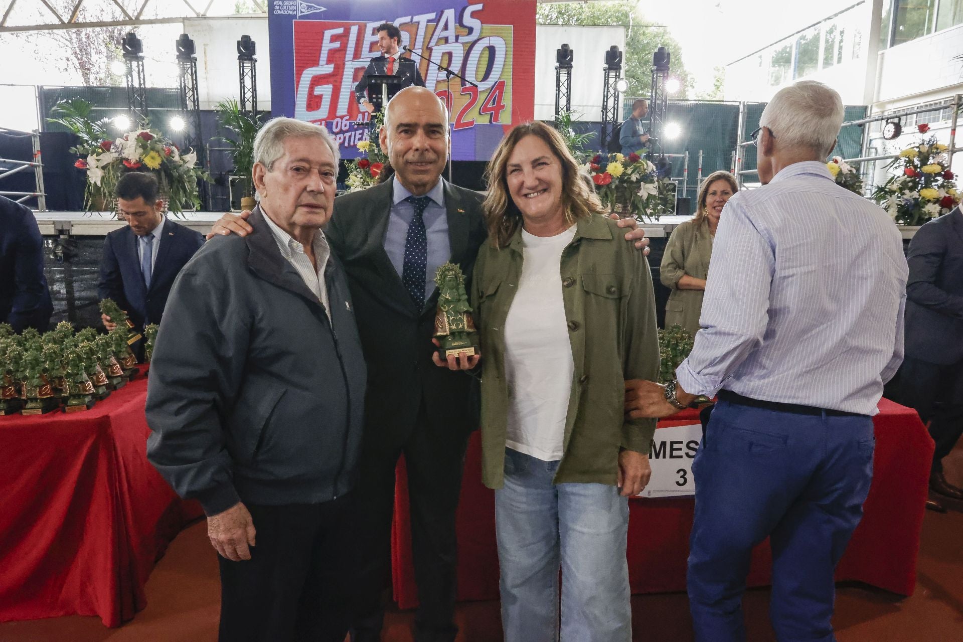 El Grupo Covadonga distingue a sus socios de mérito y de honor