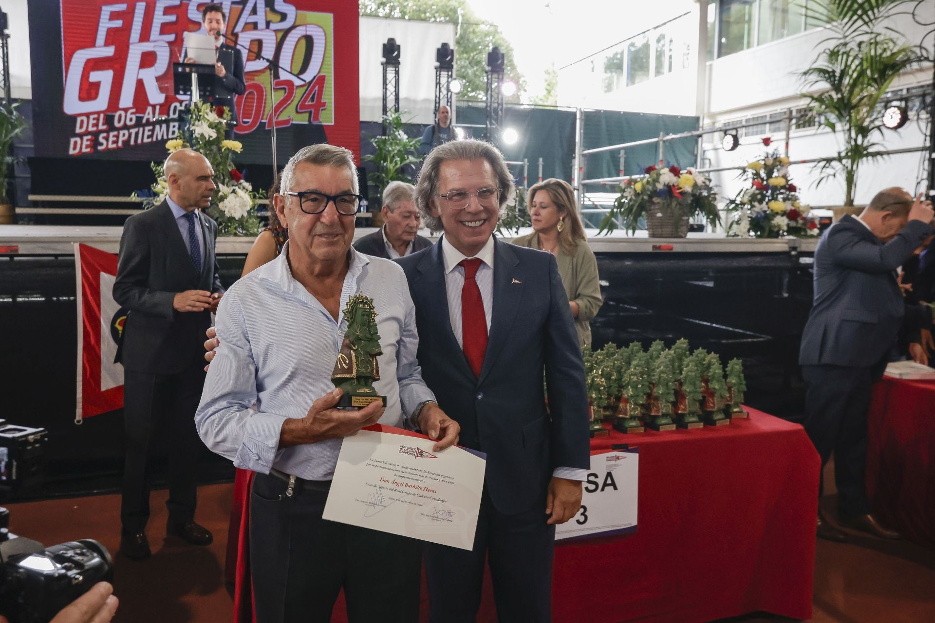 El Grupo Covadonga distingue a sus socios de mérito y de honor