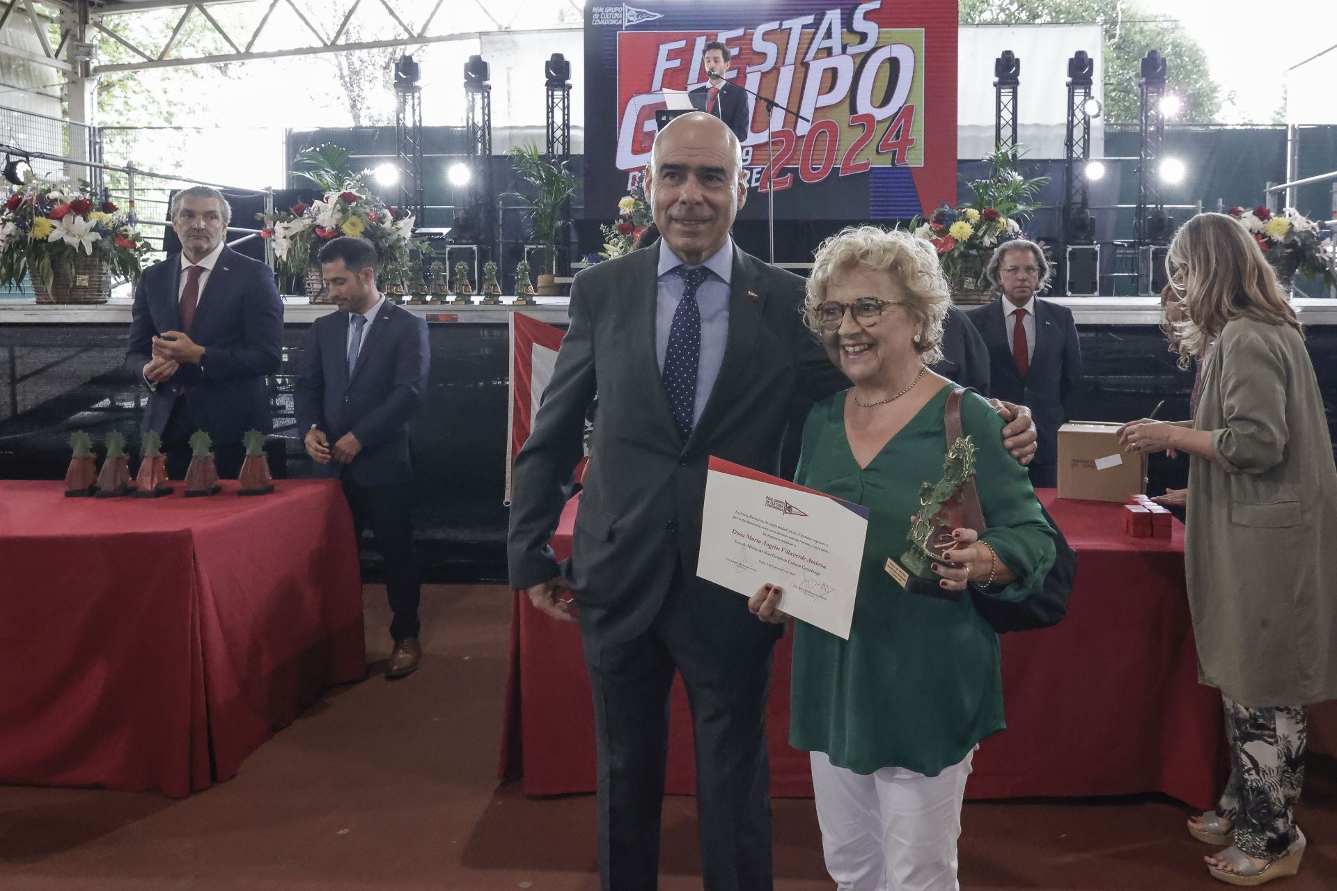 El Grupo Covadonga distingue a sus socios de mérito y de honor