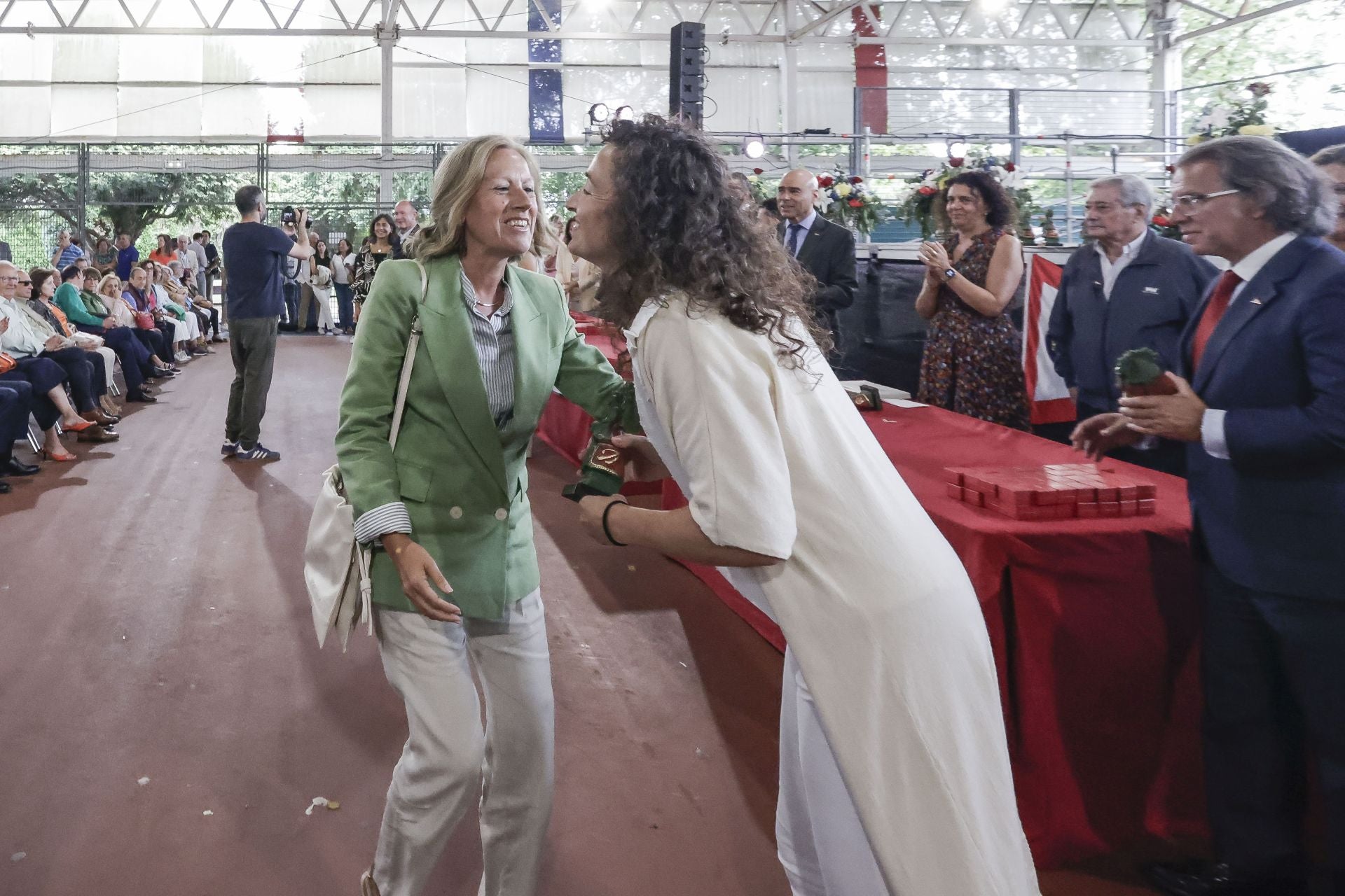 El Grupo Covadonga distingue a sus socios de mérito y de honor