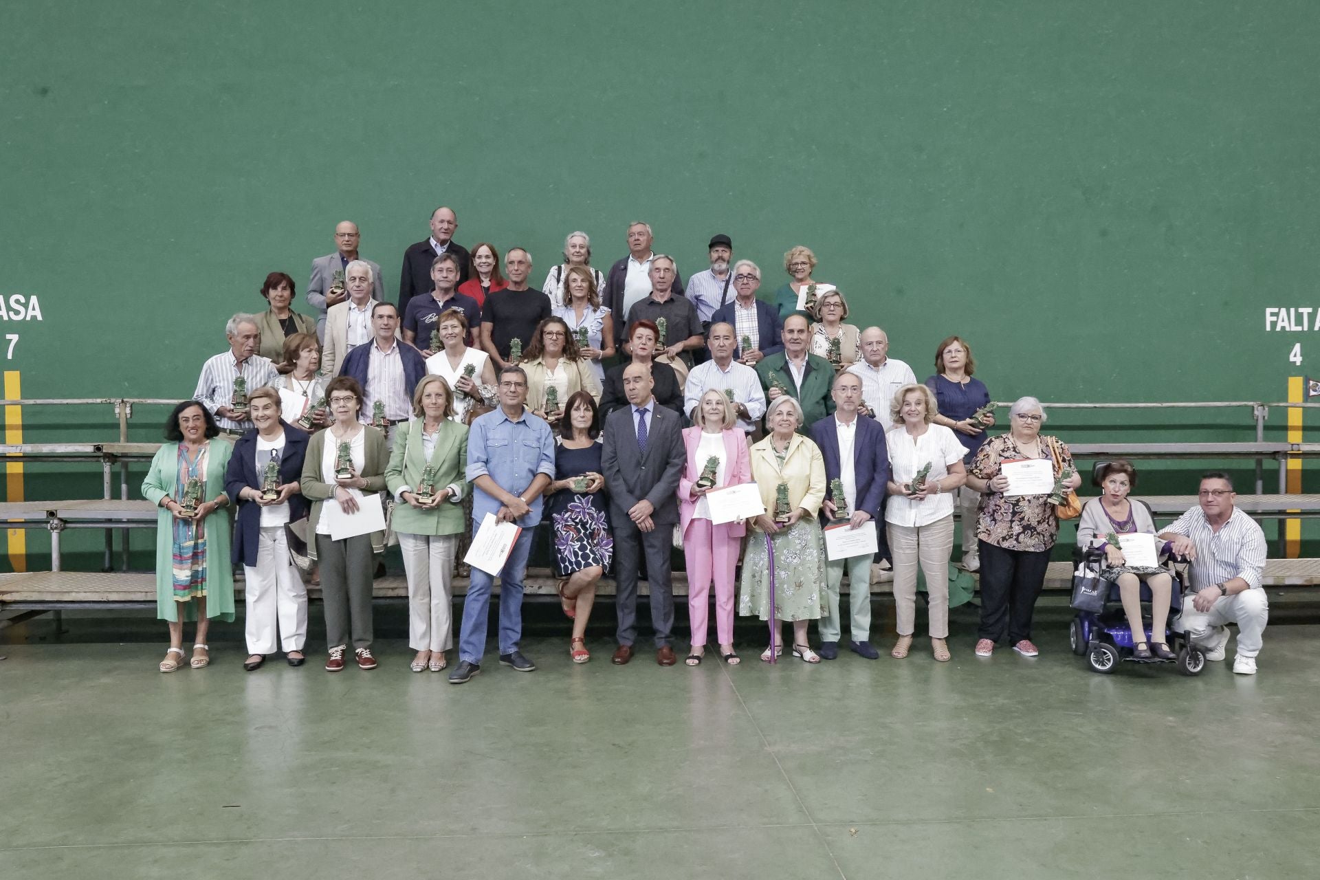 El Grupo Covadonga distingue a sus socios de mérito y de honor