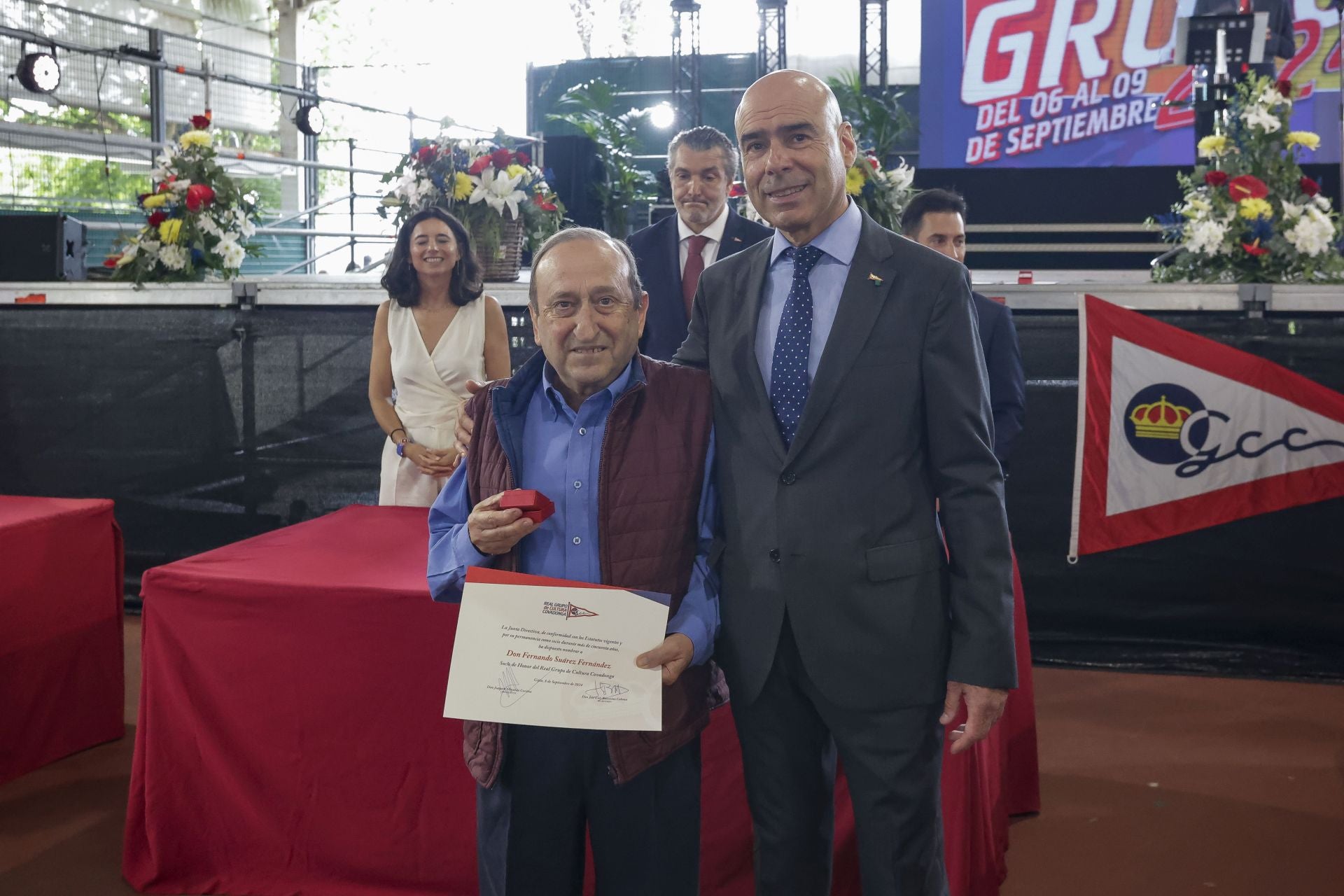 El Grupo Covadonga distingue a sus socios de mérito y de honor