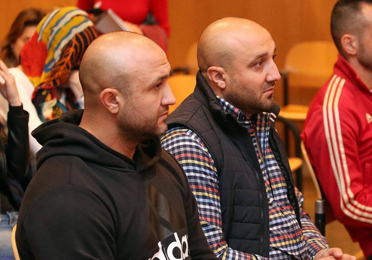Cristian y Alin Sandulache durante el juicio en la Audiencia.