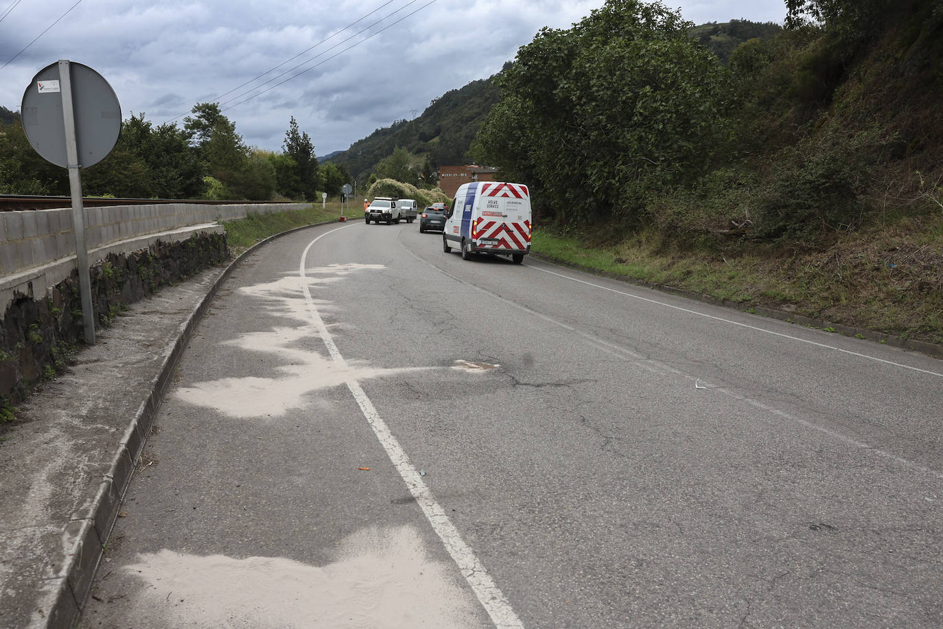 Un accidente en Mieres se cobra la vida de un operario de grúa