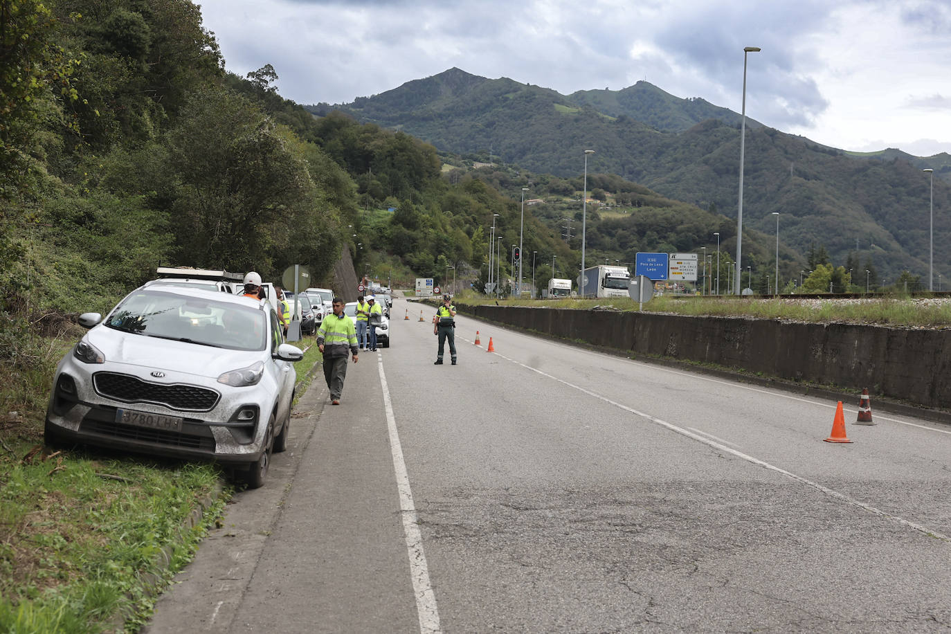 Un accidente en Mieres se cobra la vida de un operario de grúa