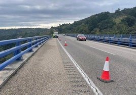 Cortada la A-63 al precipitarse un hombre desde el puente