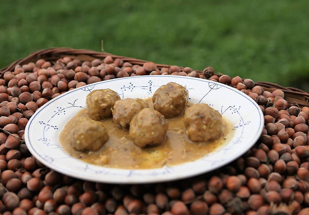 Las albóndigas forman parte del menú del indiano que se cocina en Oviedo