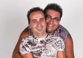 Juanma García (con gafas) y David Cereceda en una imagen corporativa de su participación en el programa 'La casa de tu vida'.