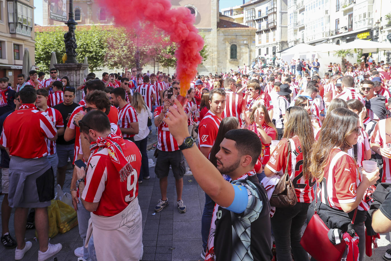 Ambientazo en Santander con la avalancha de sportinguistas