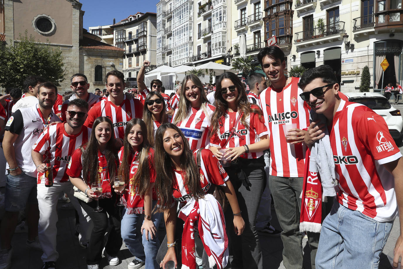 Ambientazo en Santander con la avalancha de sportinguistas