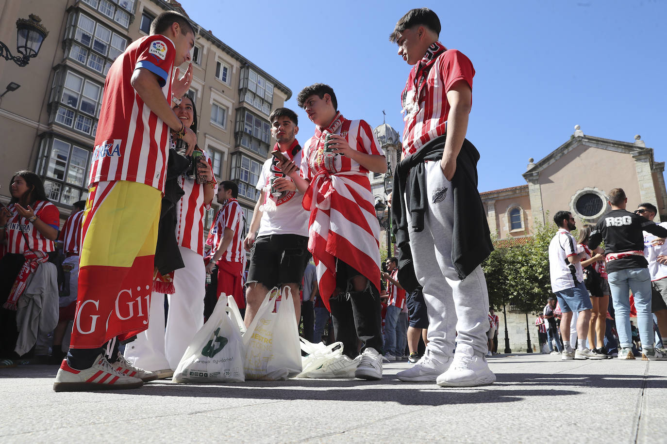 Ambientazo en Santander con la avalancha de sportinguistas