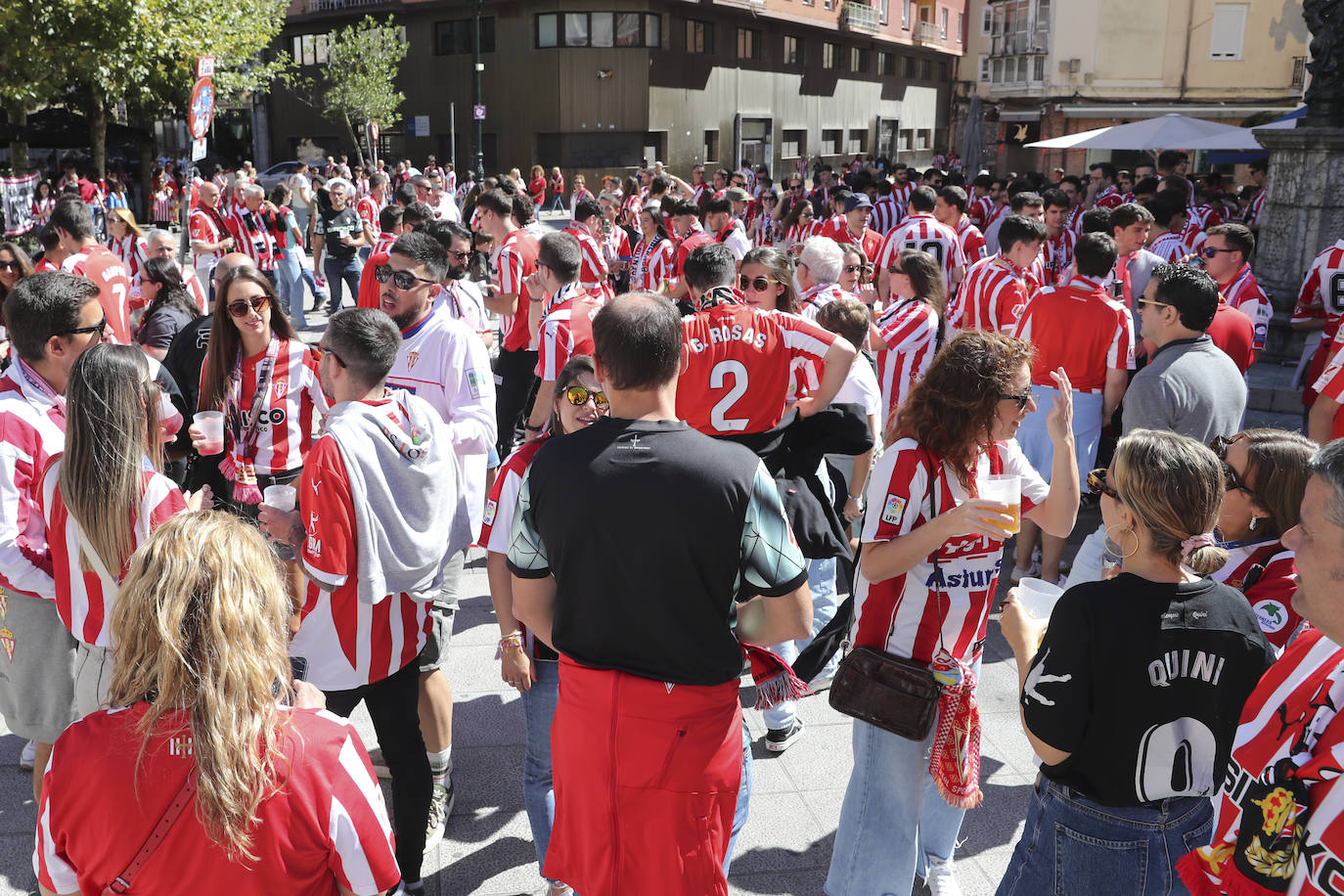 Ambientazo en Santander con la avalancha de sportinguistas