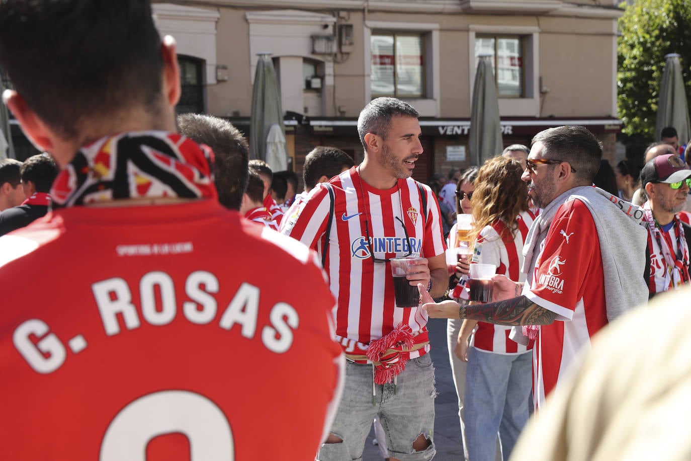 Ambientazo en Santander con la avalancha de sportinguistas