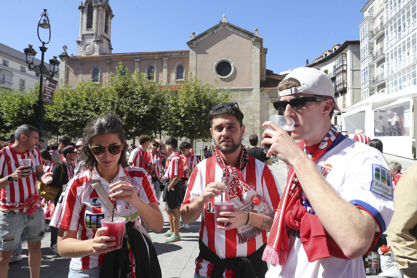 Ambientazo en Santander con la avalancha de sportinguistas