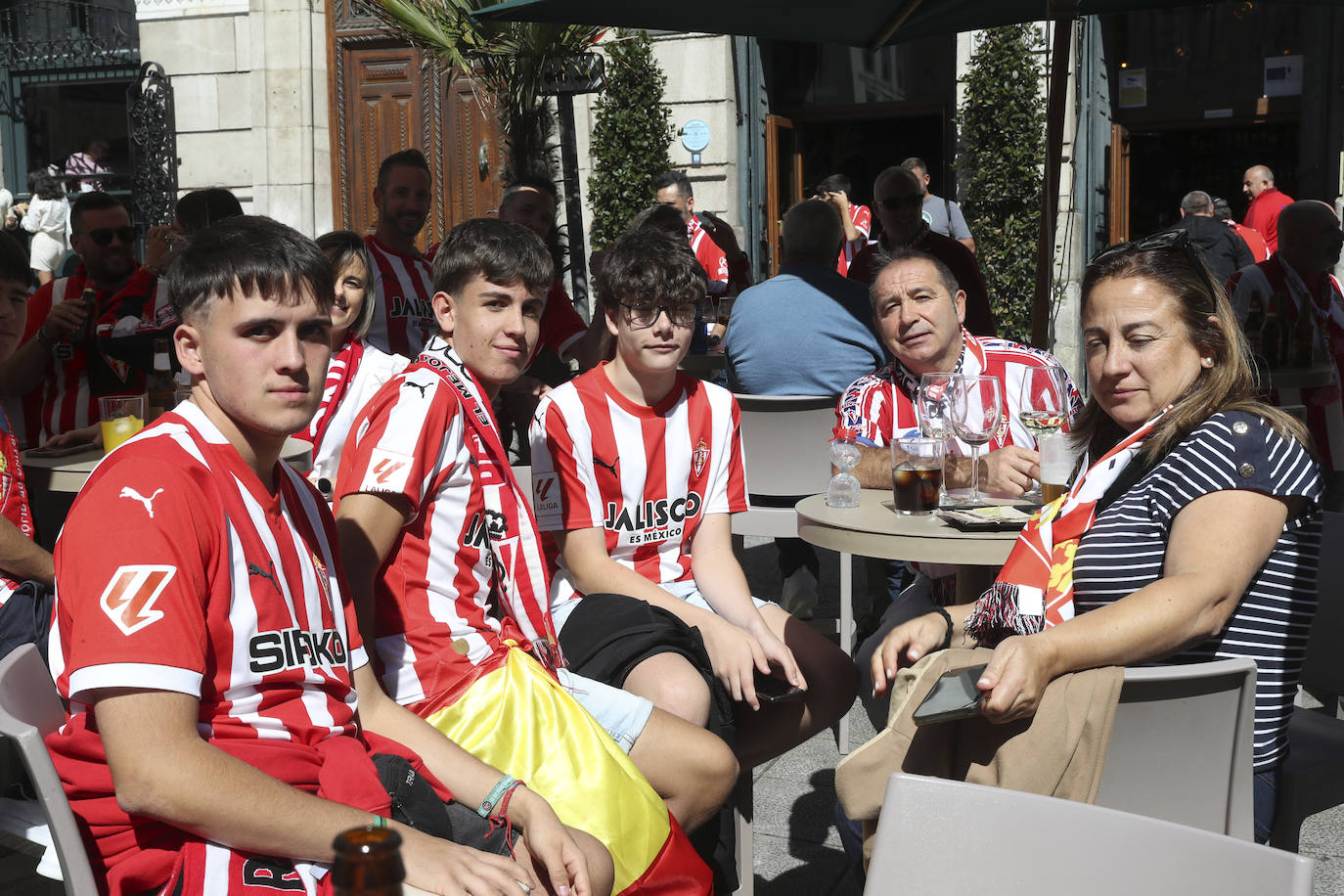 Ambientazo en Santander con la avalancha de sportinguistas