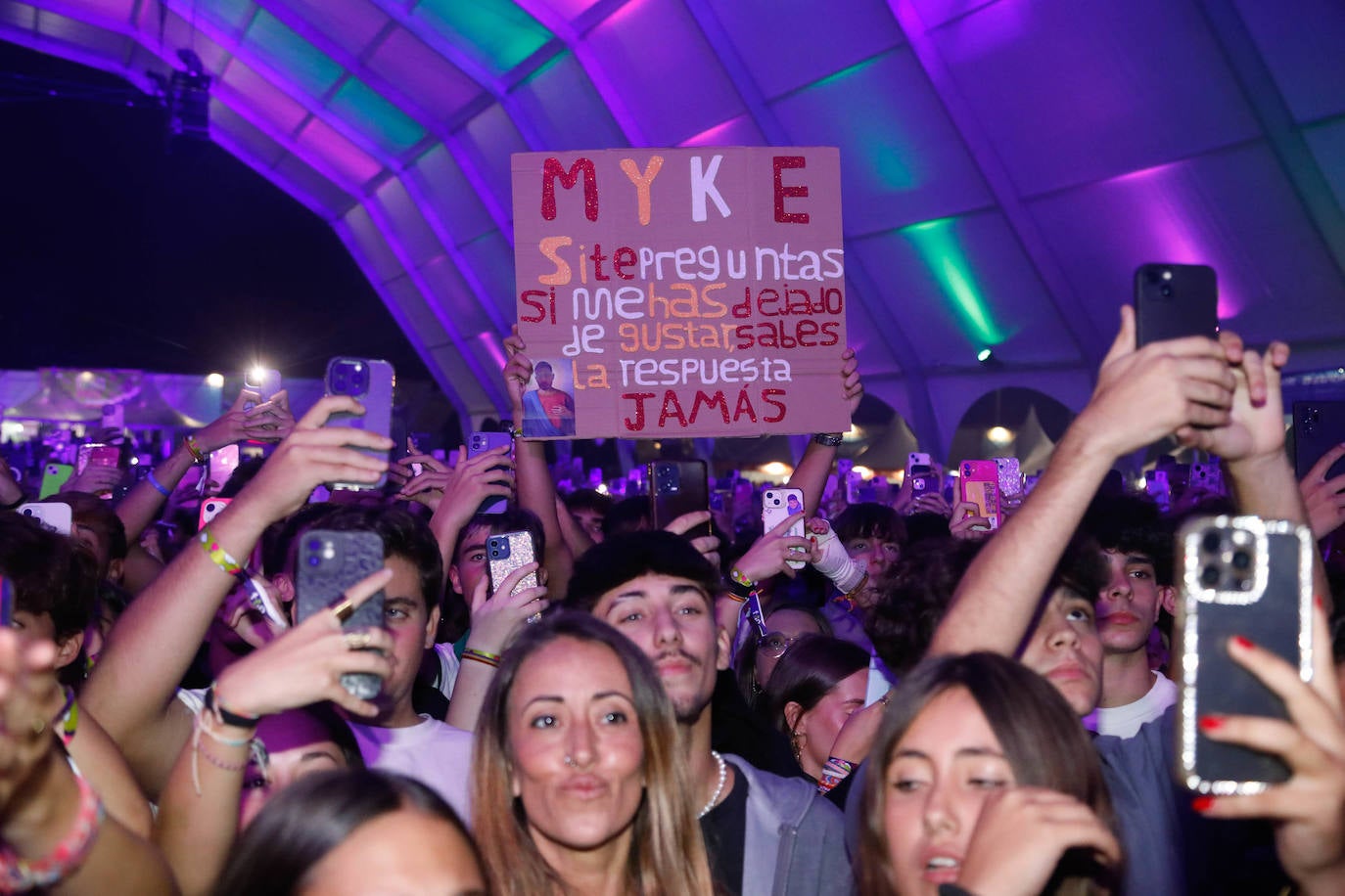 Mike Towers enciende La Ería