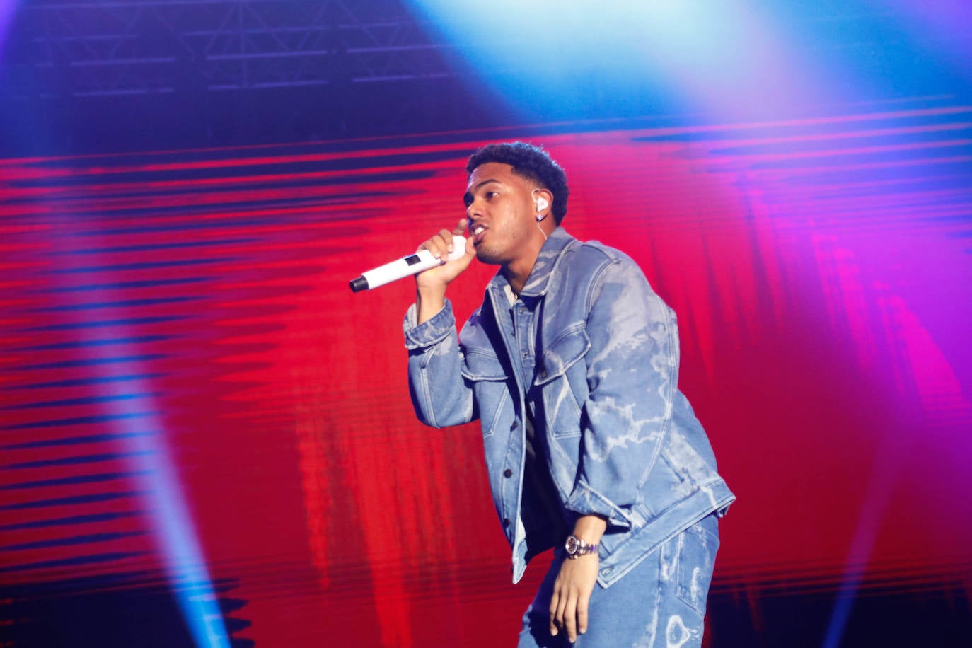 Mike Towers enciende La Ería