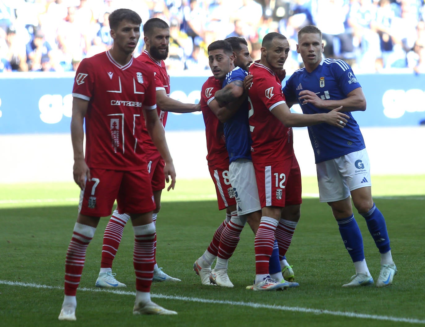 Las imágenes que deja el partido entre el Real Oviedo y el Cartagena