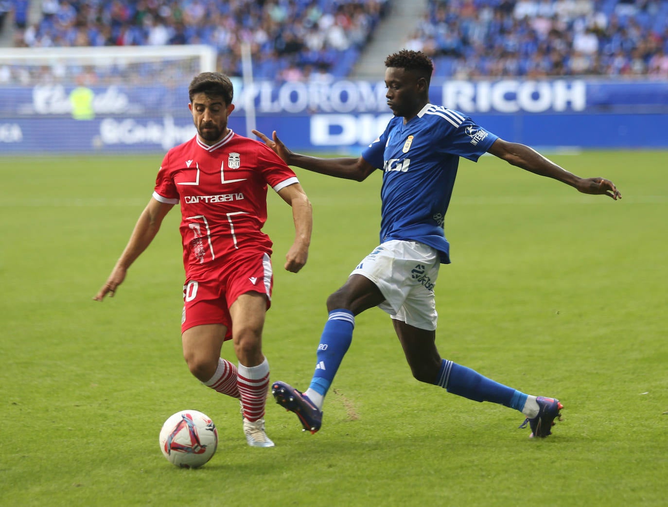 Las imágenes que deja el partido entre el Real Oviedo y el Cartagena