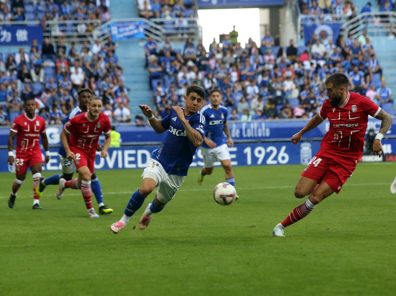 Las imágenes que deja el partido entre el Real Oviedo y el Cartagena