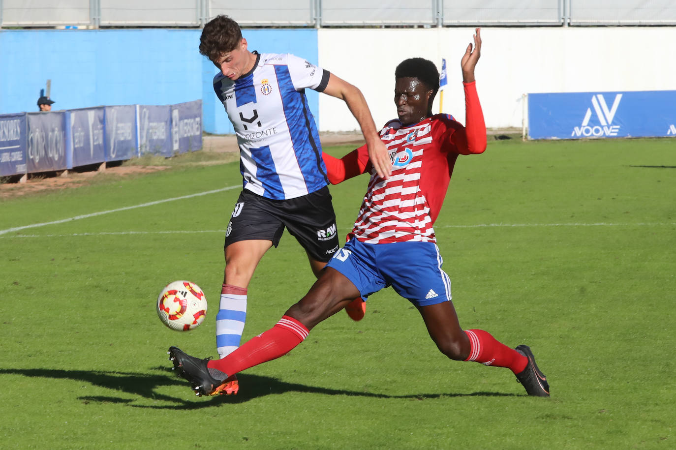 Las imágenes que deja el partido entre el Real Avilés y el Llanera