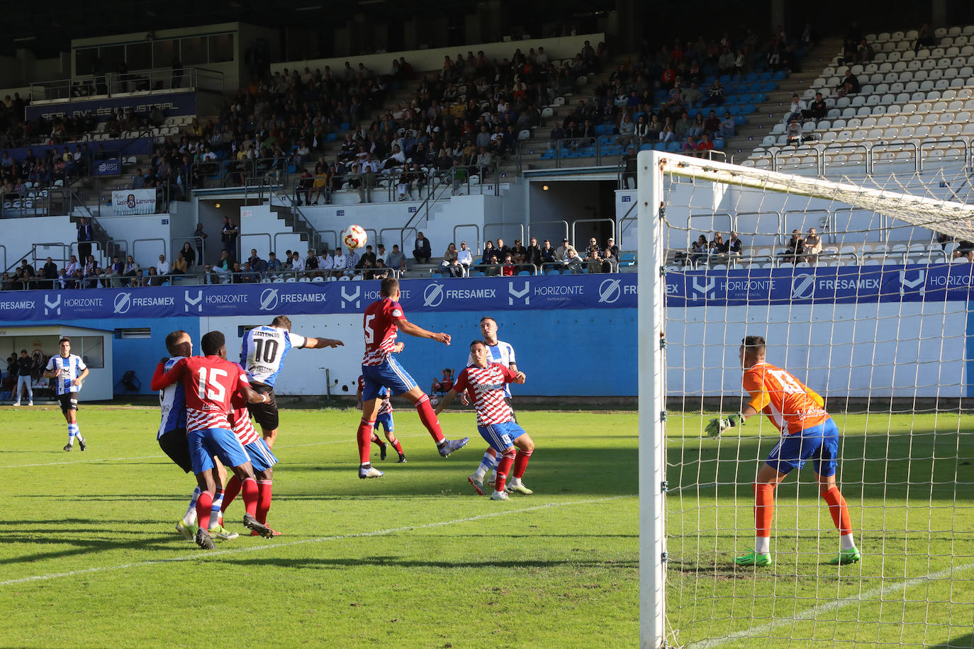 Las imágenes que deja el partido entre el Real Avilés y el Llanera