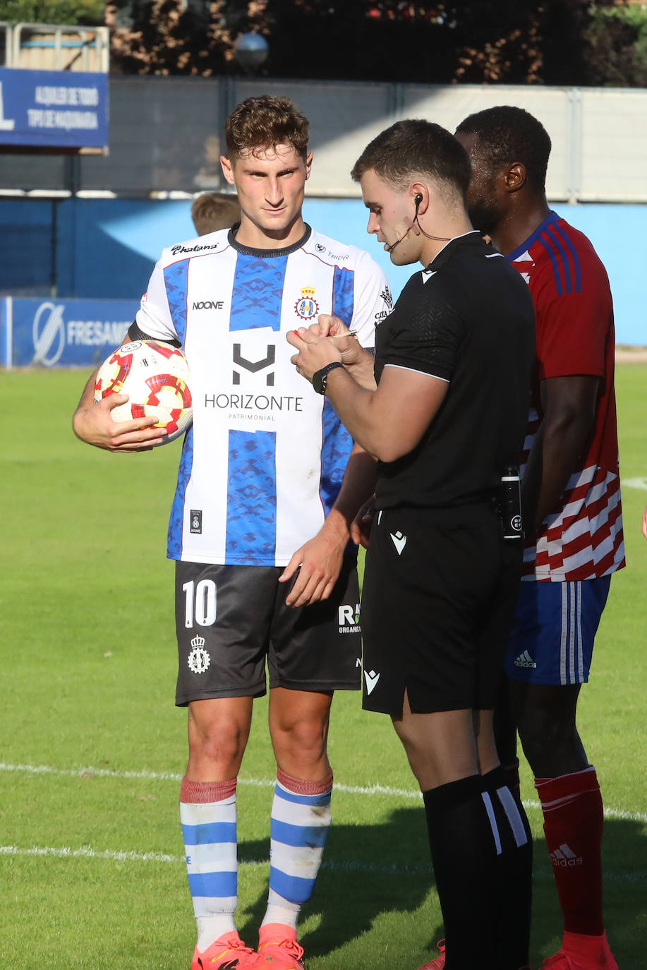 Las imágenes que deja el partido entre el Real Avilés y el Llanera