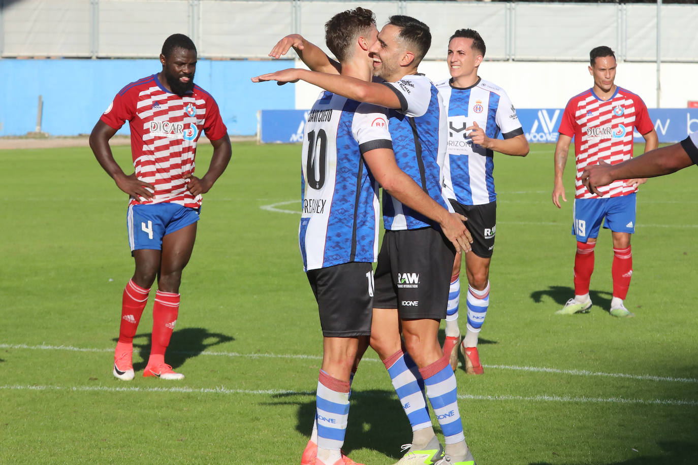 Las imágenes que deja el partido entre el Real Avilés y el Llanera