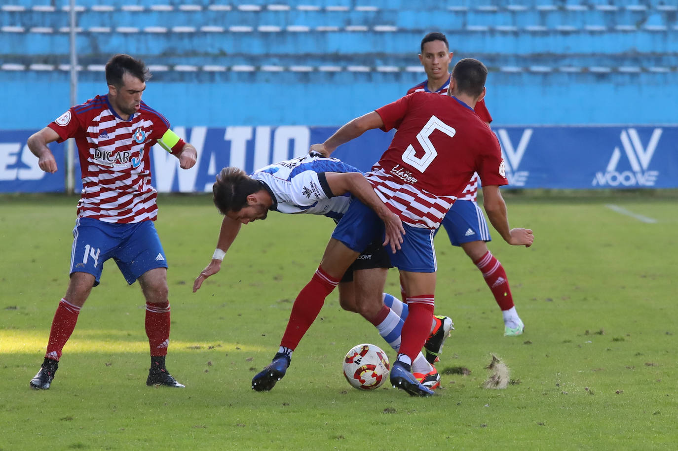 Las imágenes que deja el partido entre el Real Avilés y el Llanera