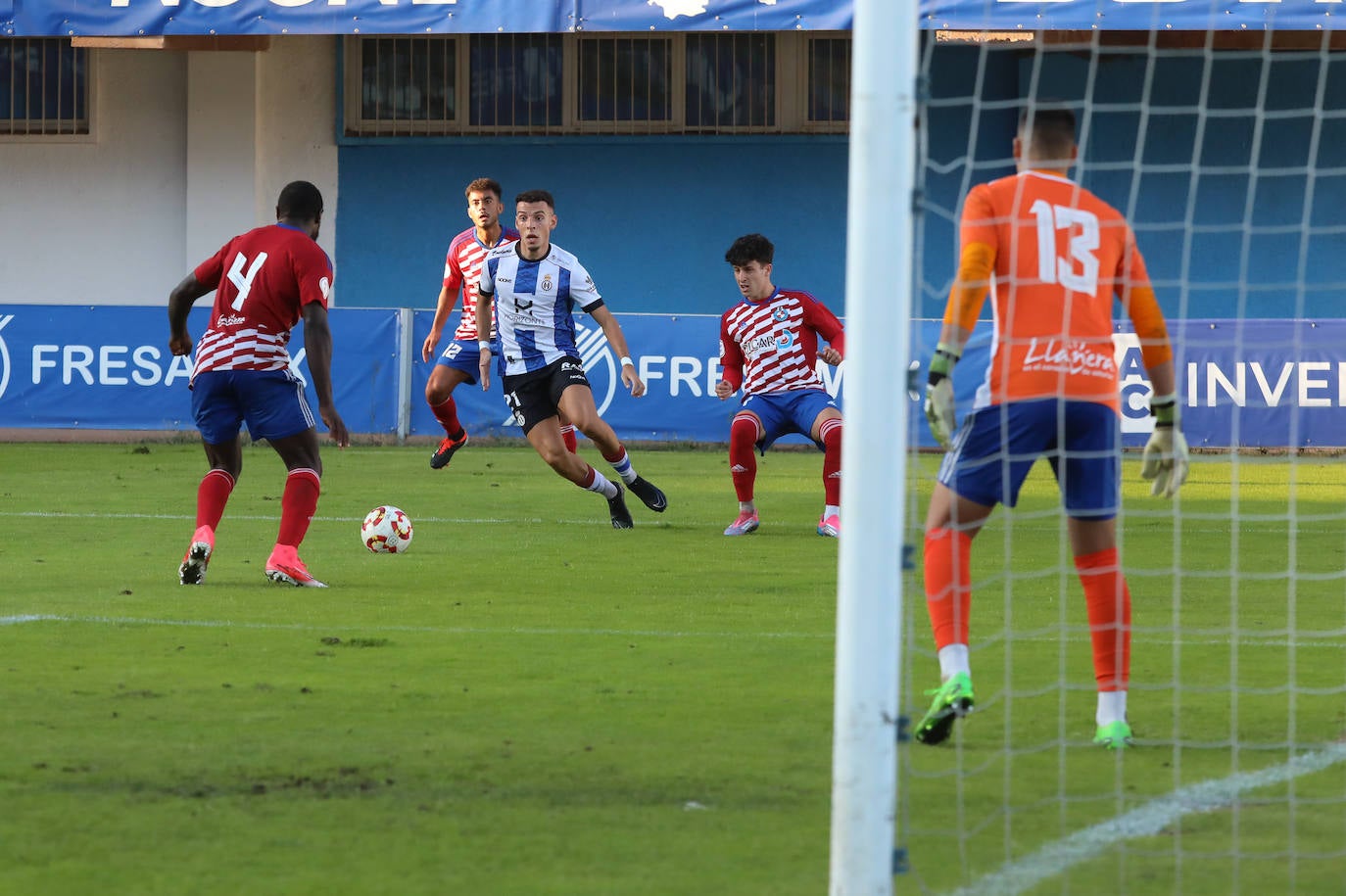 Las imágenes que deja el partido entre el Real Avilés y el Llanera