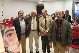 Orlando Moratinos, director del Foro Jovellanos; Ignacio García-Arango, presidente del Foro Jovellanos; Juan Carlos Rodríguez-Ovejero, presidente de la Ópera de Oviedo, y su director, Celestino Varela .