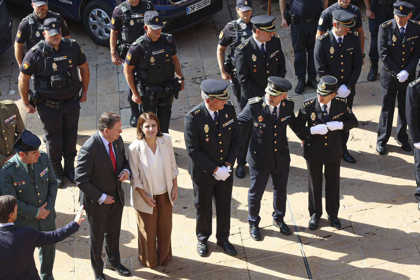 La Policía Nacional recibe la medalla de oro de Oviedo