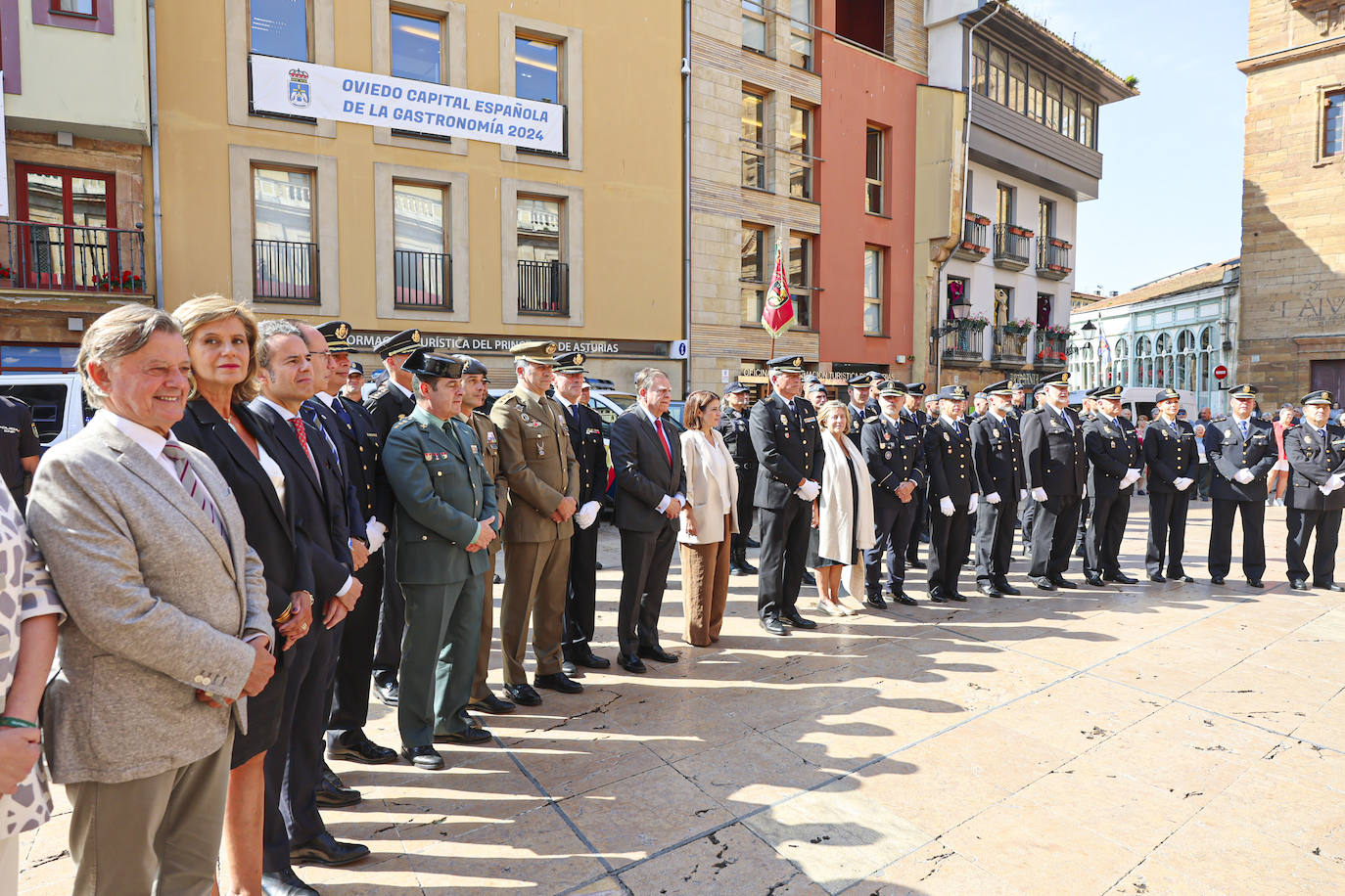 La Policía Nacional recibe la medalla de oro de Oviedo