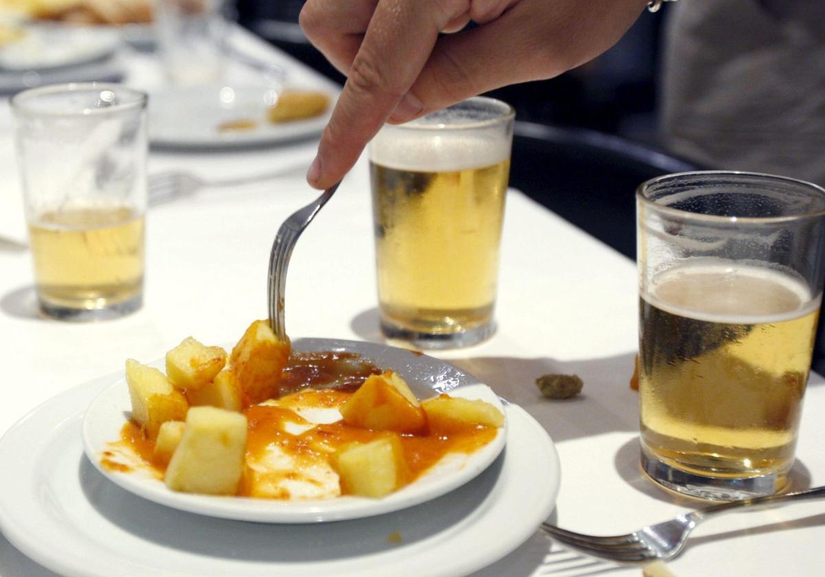 Una cocinera asturiana elegirá las mejores patatas bravas del mundo